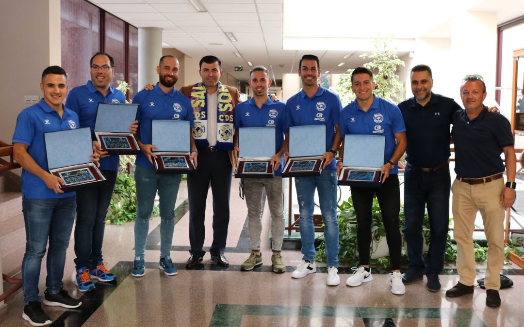 Los Realejos celebra el éxito colectivo de un C.D. Salesianos de fútbol sala plagado de realejeros