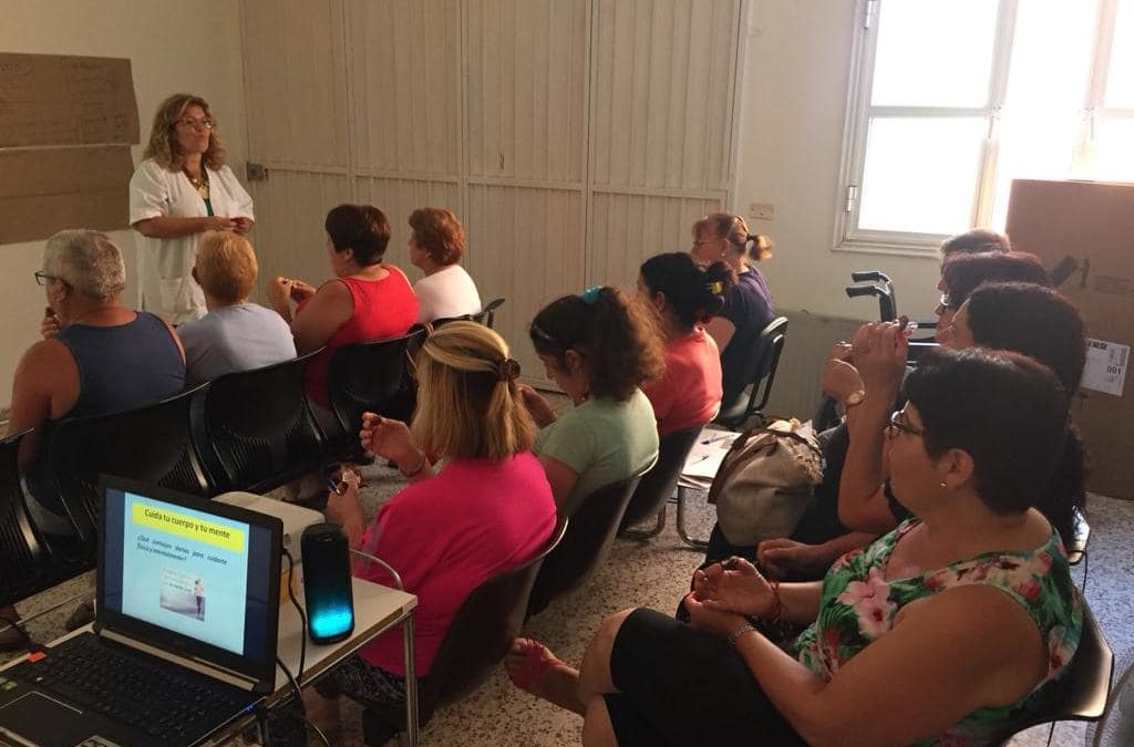 Los Realejos acercó un nuevo taller para personas cuidadoras de otras dependientes a Palo Blanco