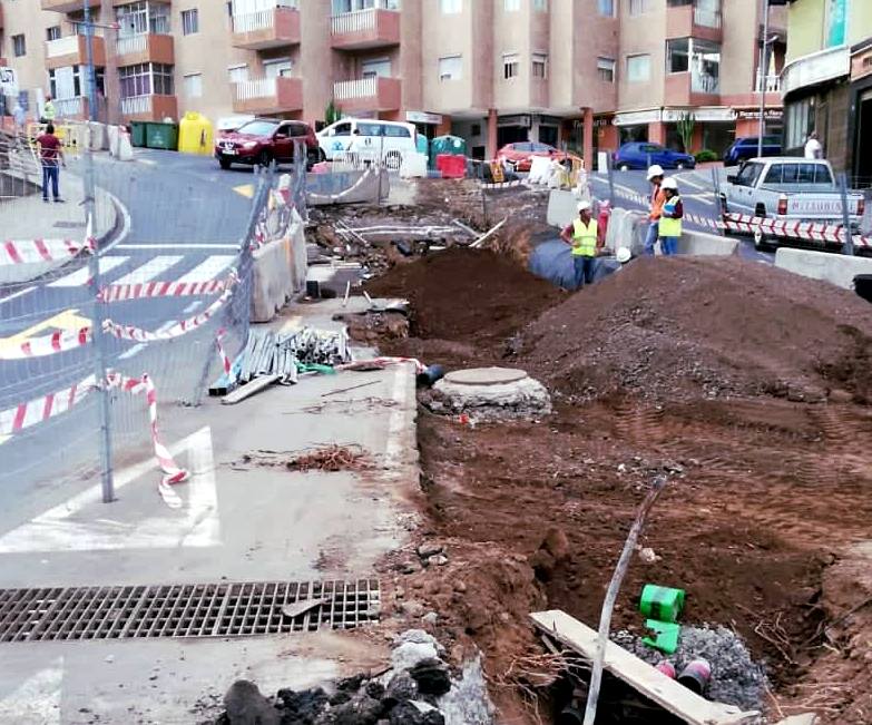 La obra de la Avenida de Canarias pasa a una nueva fase de asfaltado parcial y preparación de la mediana