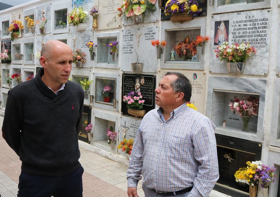 La conmemoración de Todos los Santos y Difuntos aguarda enrames y visitas en los cementerios realejeros