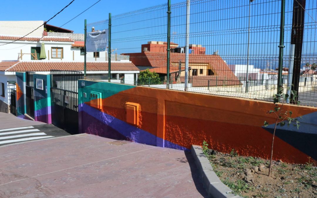 El proyecto de arte mural en los colegios realejeros llega ya al CEIP Toscal Longuera