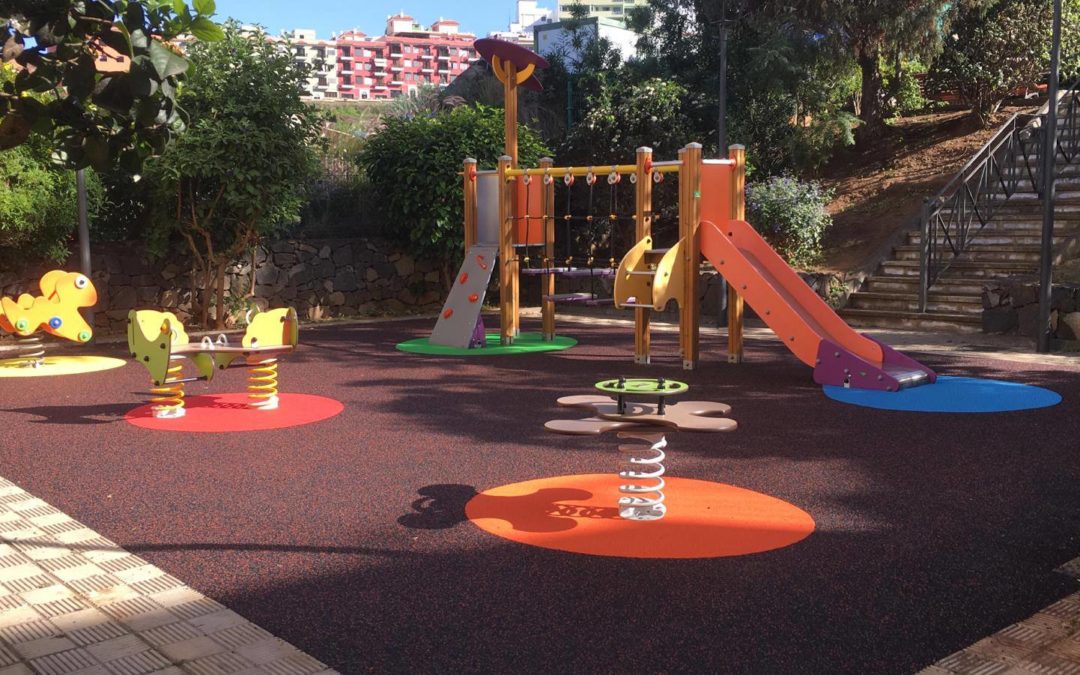 El Ayuntamiento culmina el parque infantil de El Cantillo Abajo y prosigue con la dotación de hasta 14 instalaciones