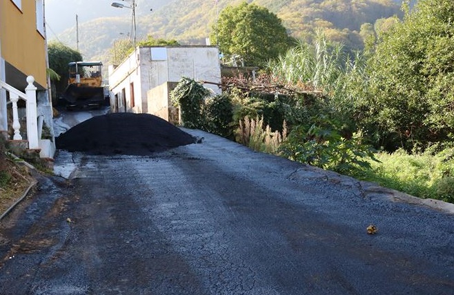 El Ayuntamiento repavimenta las calles Placeres y La Romera por 62.393,15 euros de su ‘Plan de Barrios’