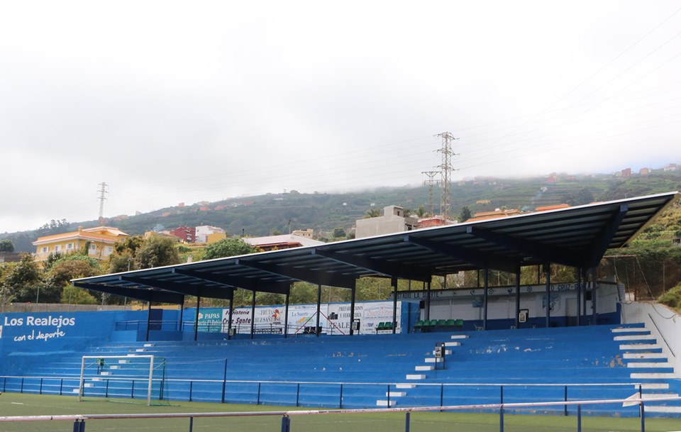 La próxima semana se inicia la sustitución del césped del Estadio La Suerte cofinanciada entre Ayuntamiento y Cabildo