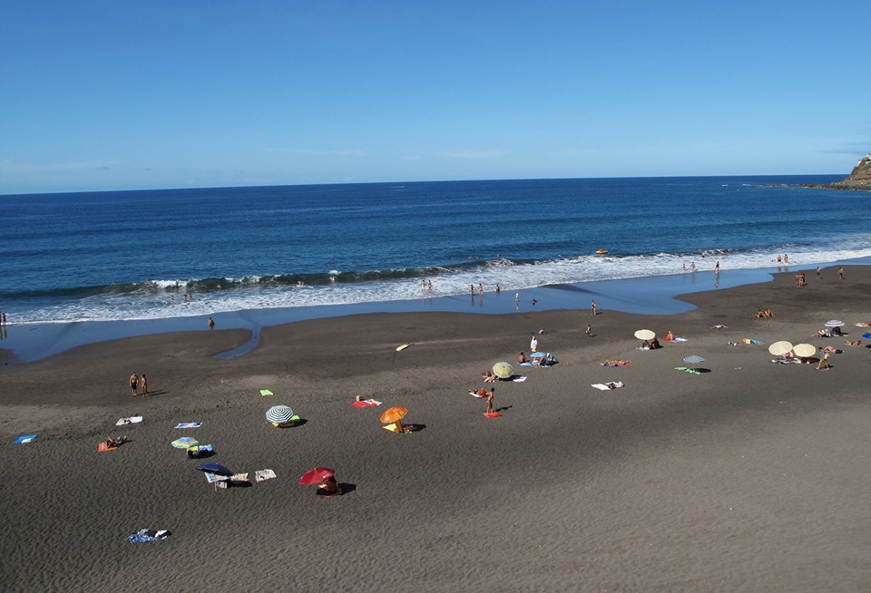 Los Realejos vuelve a apostar por la movilidad colectiva a la playa de El Socorro durante el verano