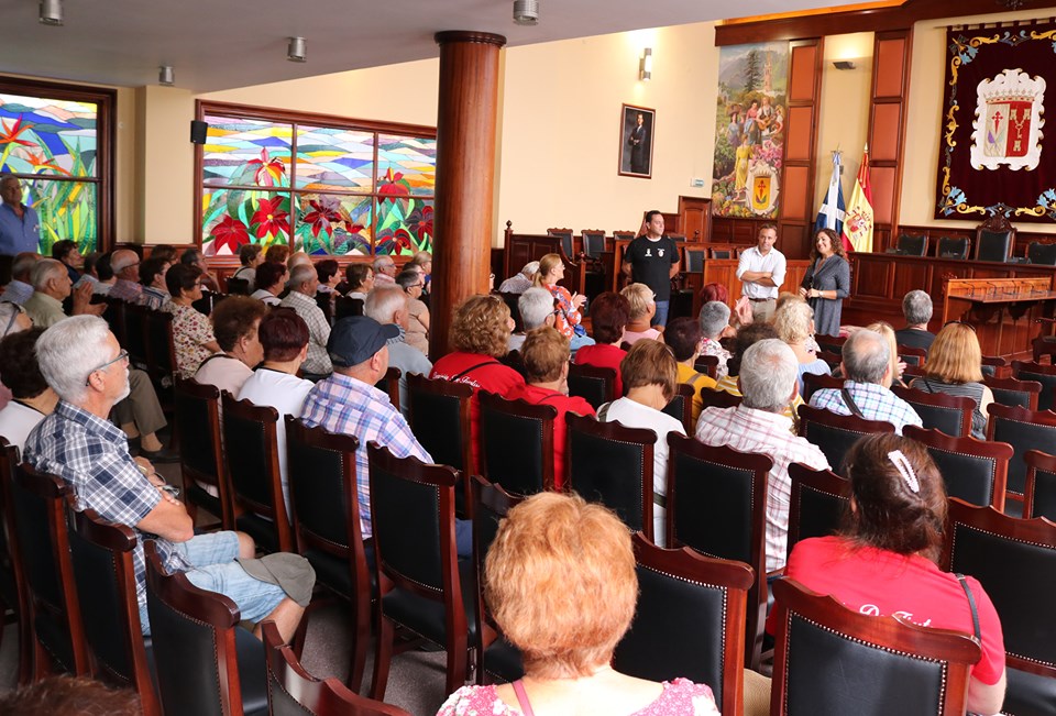 Un centenar de vecinos de Tegueste disfrutaron este miércoles del programa ‘Descubre Los Realejos’