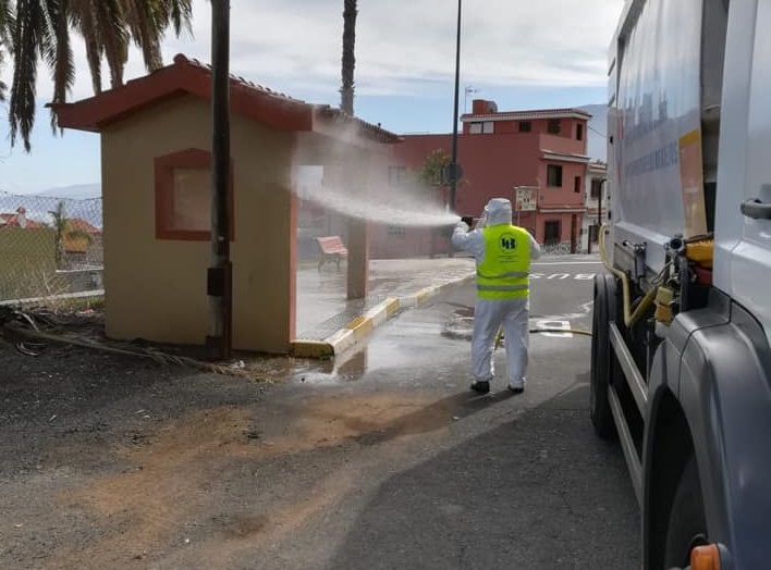 Los Realejos continúa las labores de limpieza y desinfección con motivo del COVID-19