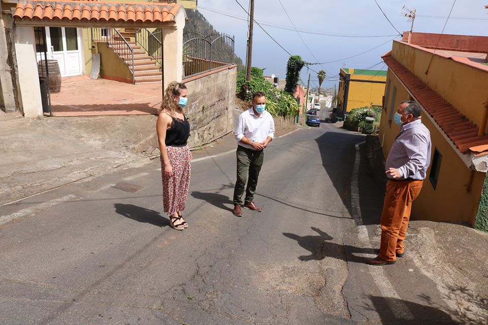 Los Realejos exige al Cabildo la reparación urgente del riego y los hundimientos en las calles Placeres y La Romera