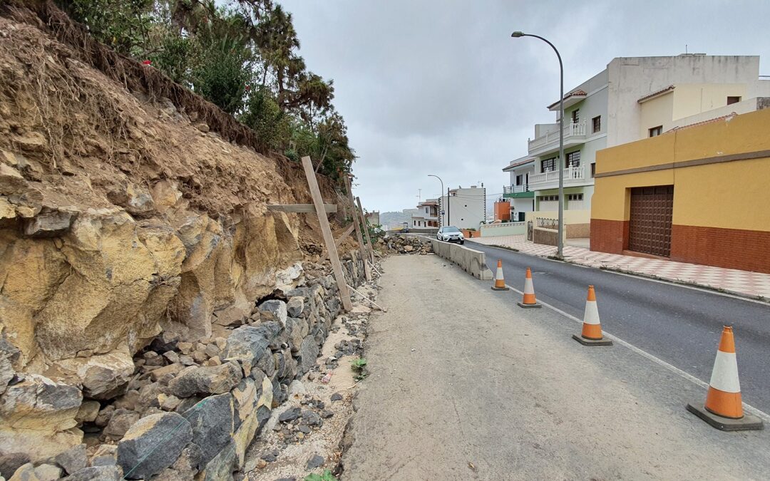 El Ayuntamiento plantea al Cabildo una solución de contención del muro para que abra definitivamente su vía