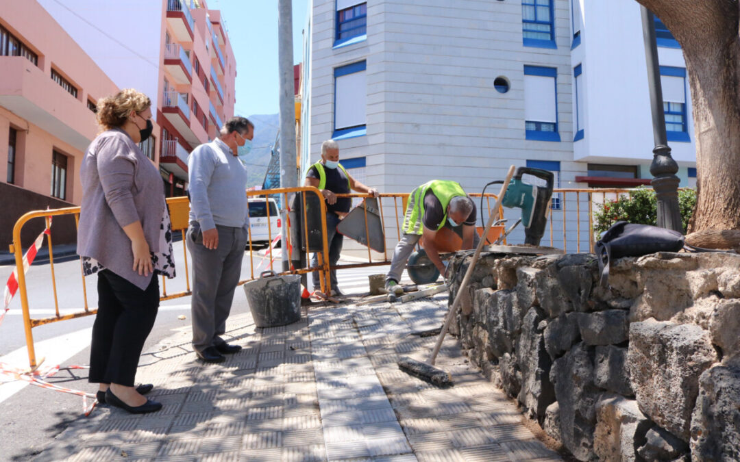 Ayuntamiento y Aquare sustituyen la obsoleta red de abastecimiento de agua en la calle García Estrada