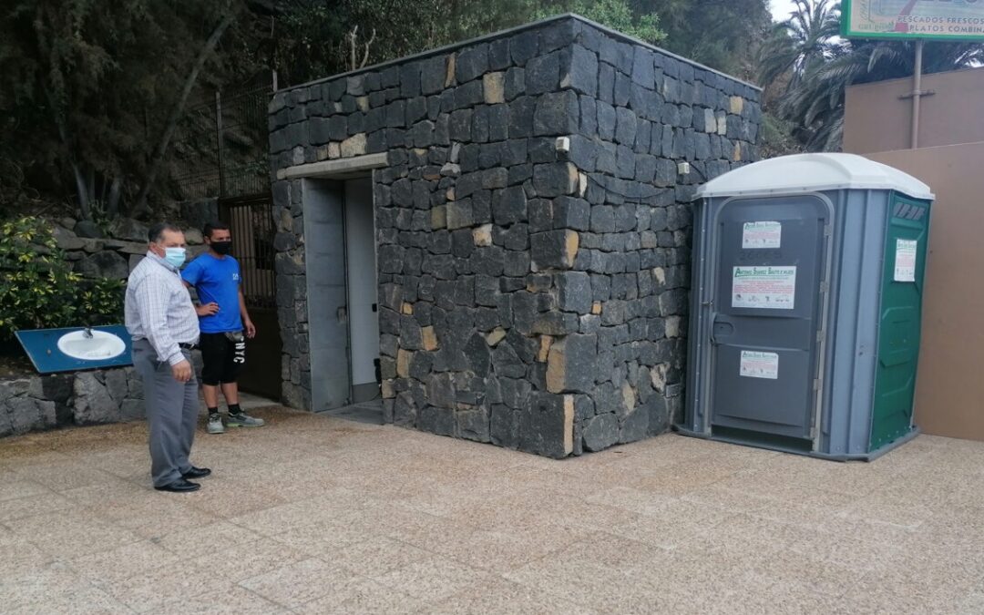 Los Realejos adapta el aseo de la playa de El Socorro para personas con ostomía