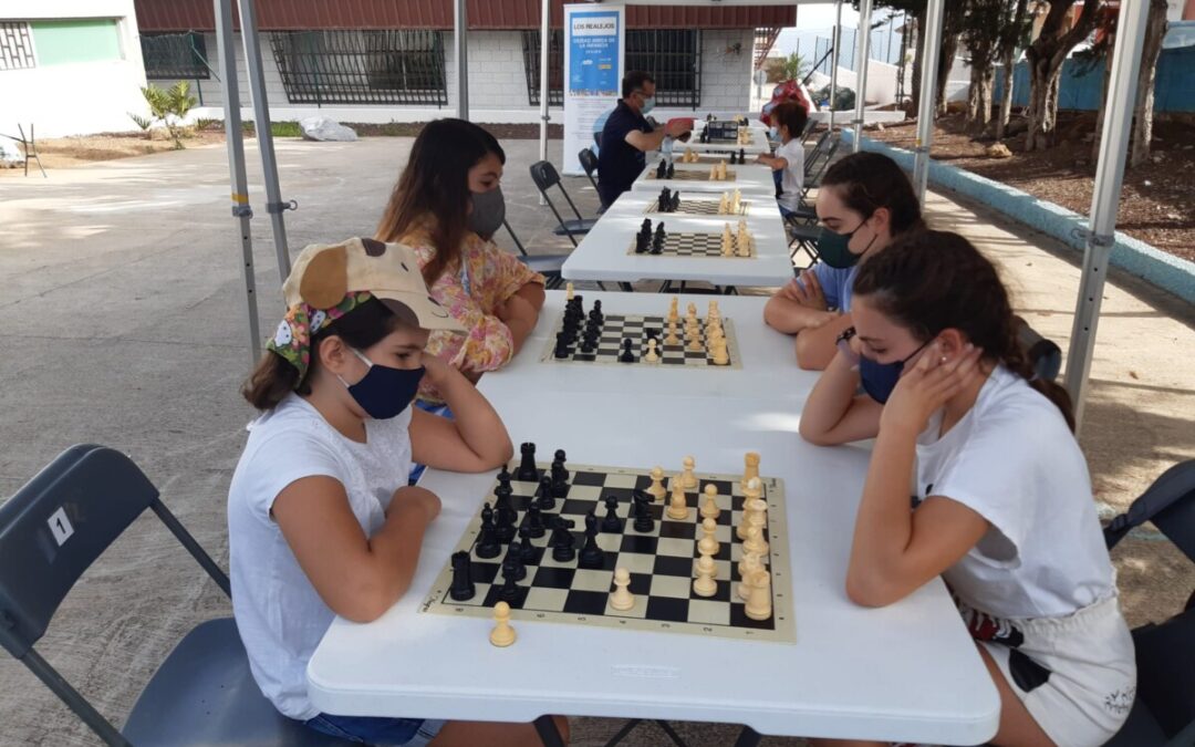Los Realejos acerca la práctica del ajedrez a jóvenes de la localidad a través de una nueva edición de ‘Enrócate’