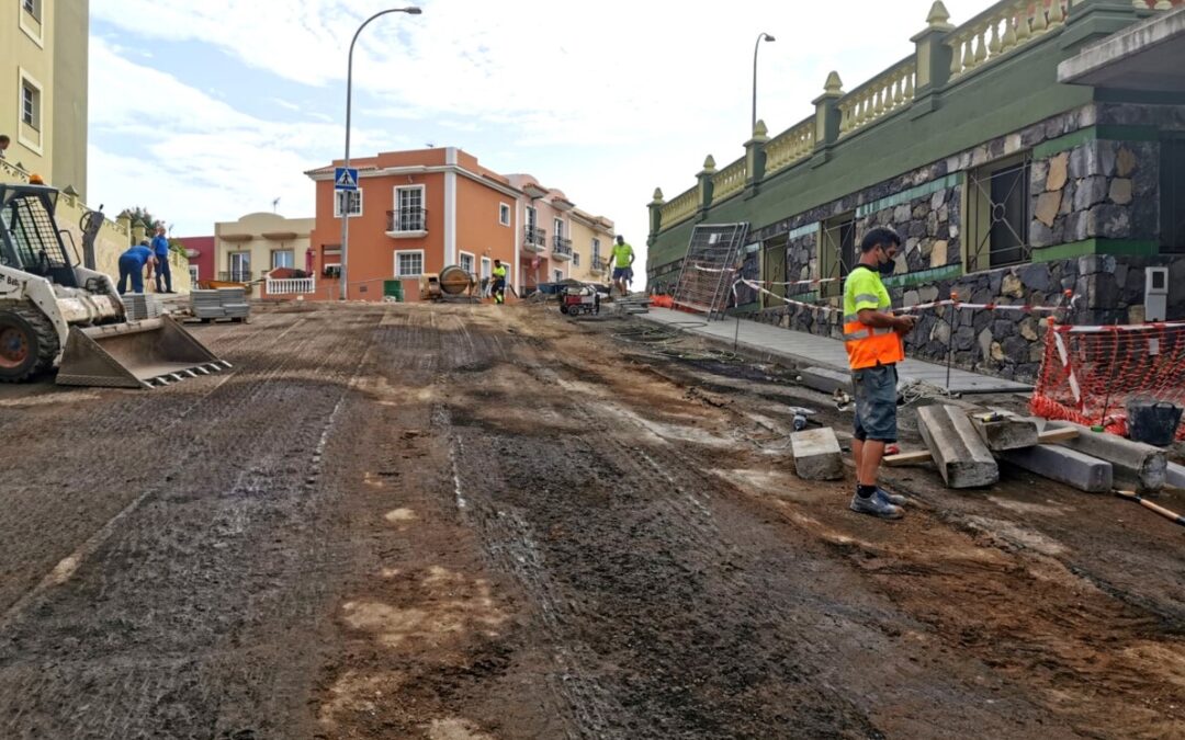 La dirección de obra planifica para este jueves y viernes el asfaltado de la Calle Lanzarote