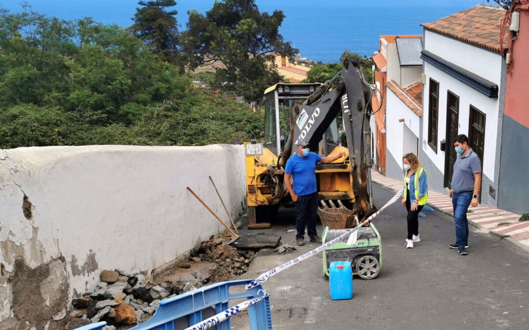 Urbanismo estudia de urgencia un hundimiento detectado en la Calle Los Molinos