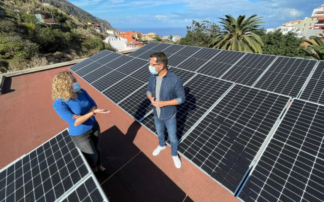 Los Realejos convierte el CEIP Agustín Espinosa en el primer EcoCentro fotovoltaico del municipio