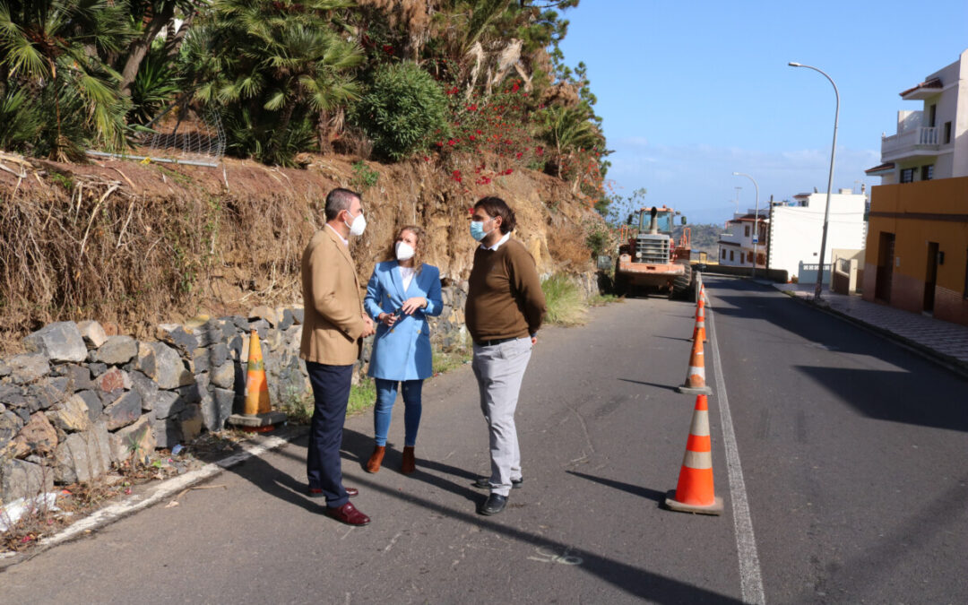 Tras la resolución judicial, este jueves se reiniciaron los trabajos previos a la reposición del muro de La Montaña