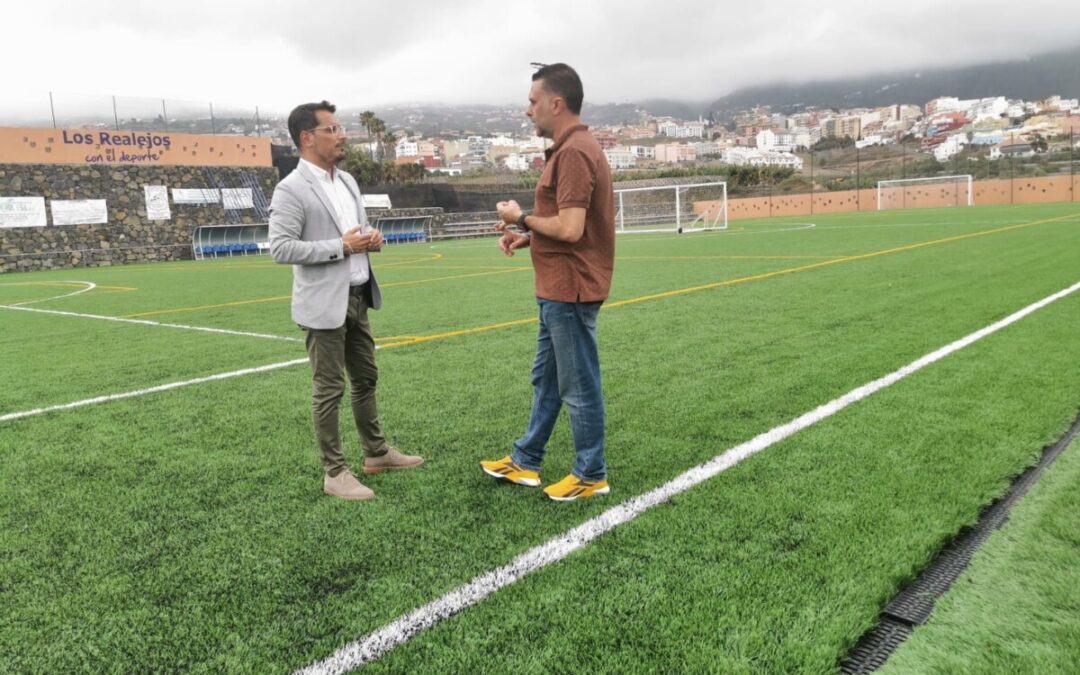 El Estadio Antonio Yeoward luce su nuevo césped artificial con homologación FIFA y ya está al uso de la UD Longuera