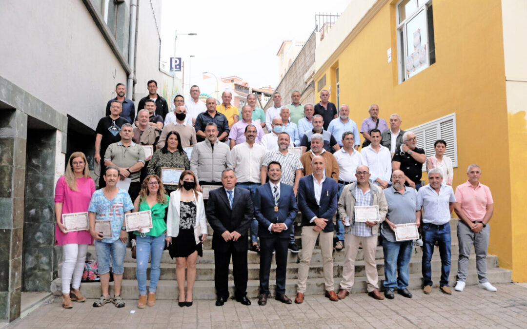 Los Realejos entrega medallas al mérito por 30, 25 o 15 años de servicio al personal público de Realserv y Aquare
