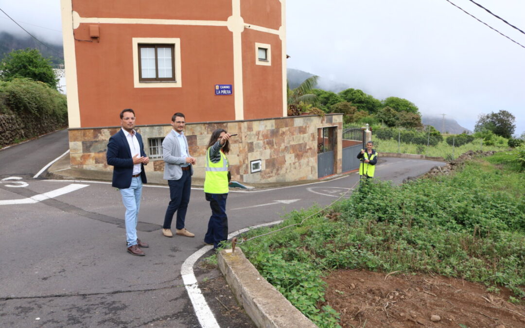 Ayuntamiento y propietarios valoran el ensanche de vía en el tramo superior de la Calle La Piñera