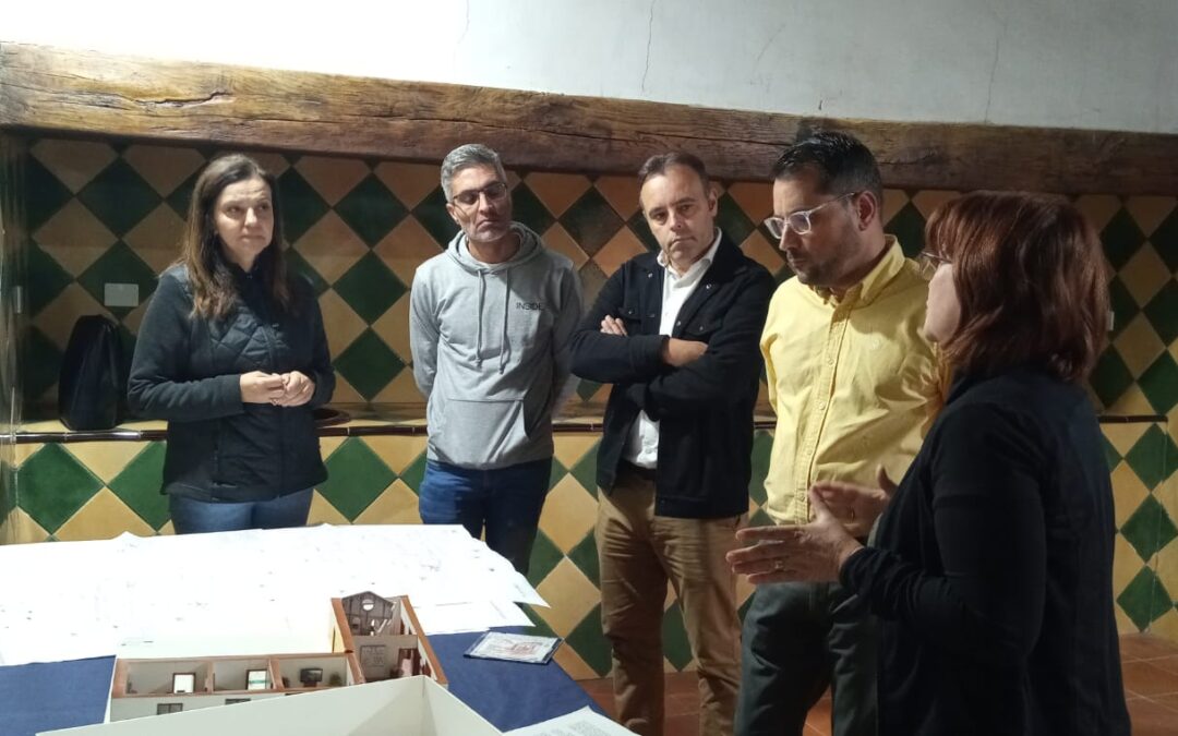 Cabildo y Ayuntamiento apuestan por retomar el proyecto de rehabilitación de la Casona de Castro para su actualización