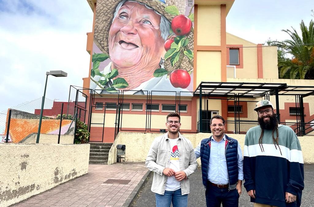 El proyecto muralista ‘EnRAIZ-ARTE’ en el Distrito VI de Los Realejos pretende perpetuar gente y costumbres del lugar