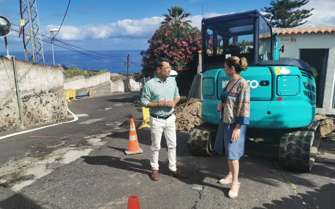 Se inicia la repavimentación y dotación de nueva red de aguas en Calle Las Rosas de la Urbanización La Romántica II