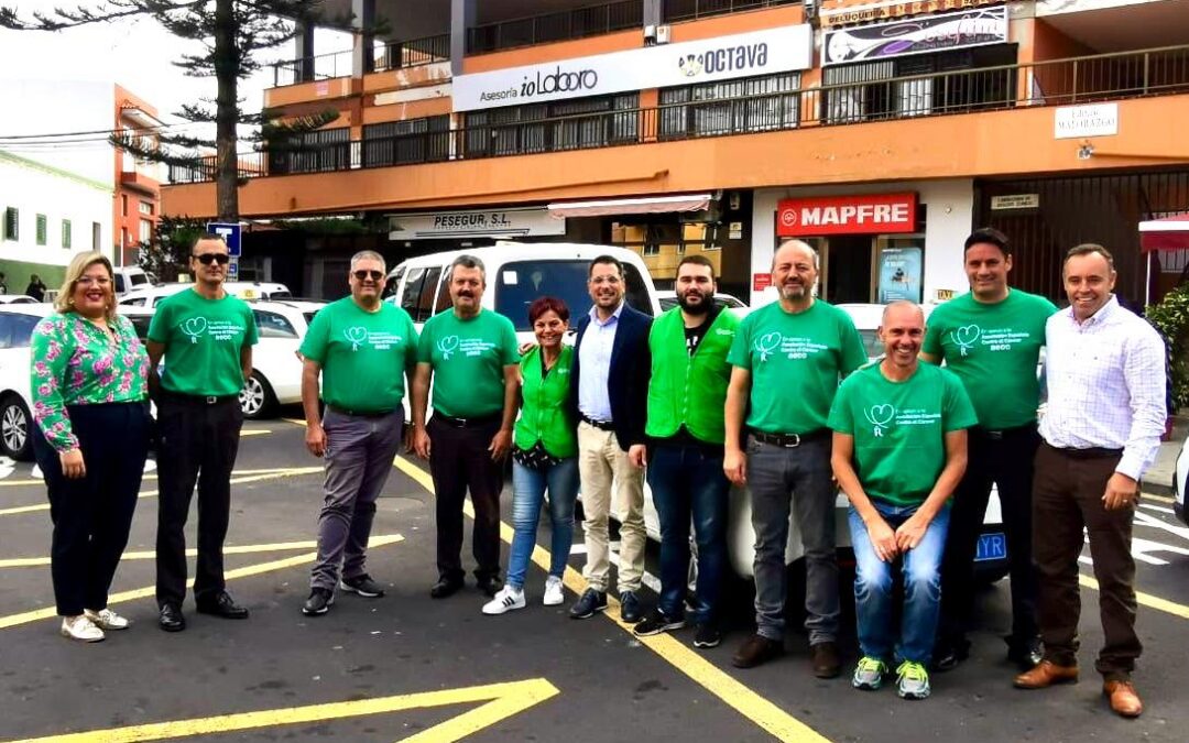 AECC, taxistas y Ayuntamiento visibilizan la lucha contra el cáncer