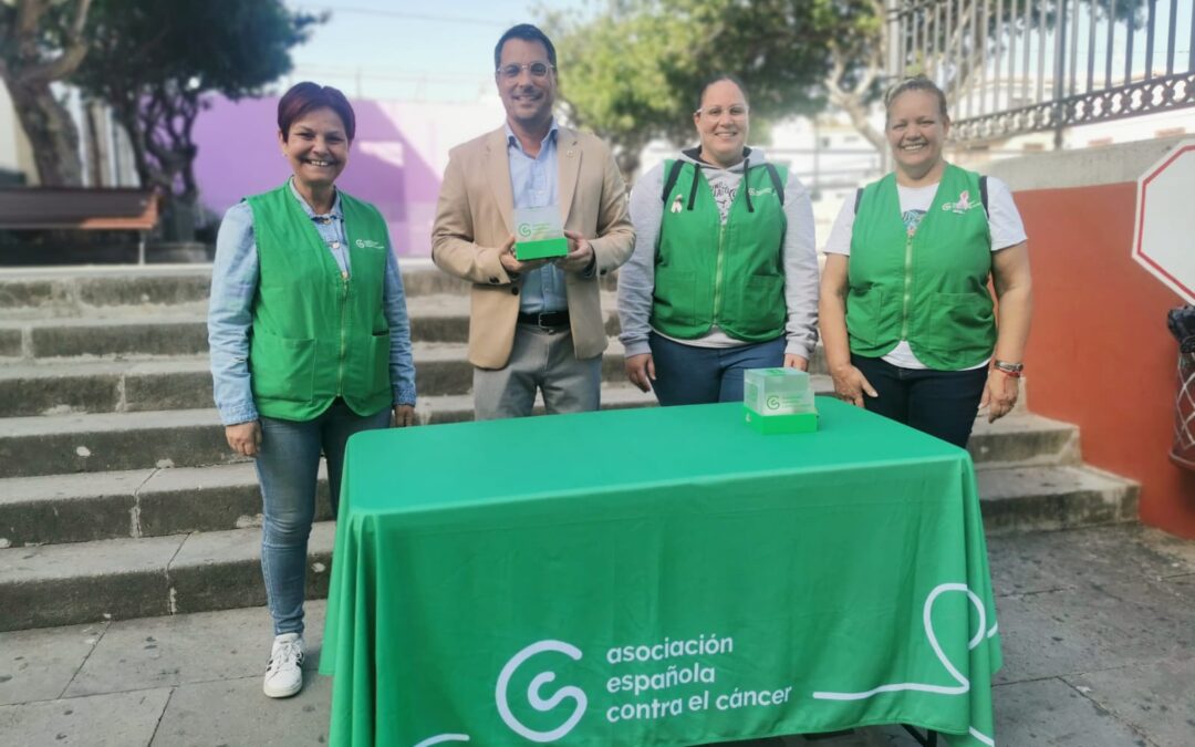 Mesa informativa y cuestación contra el cáncer