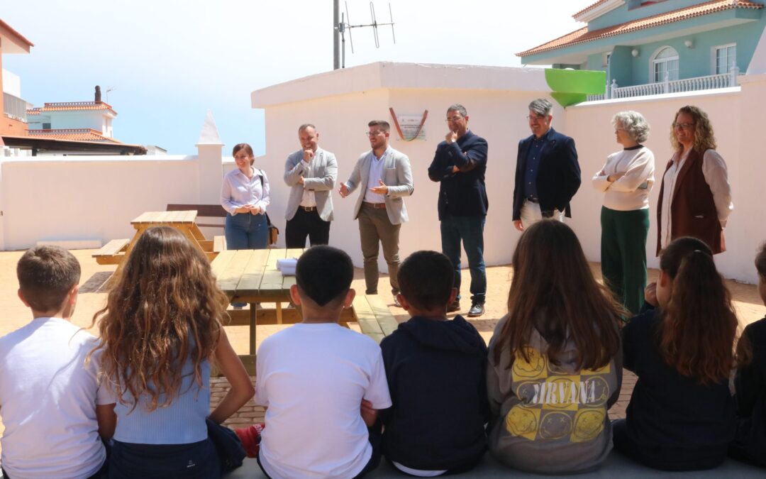 Nuevo patio y espacio educativo al aire libre en el CEO La Pared